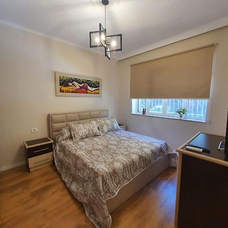 Center Of Tirana Enes'S Apartments Eksteriør billede